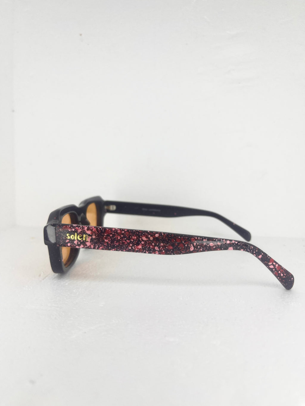 Omnia - Pink and red splatter