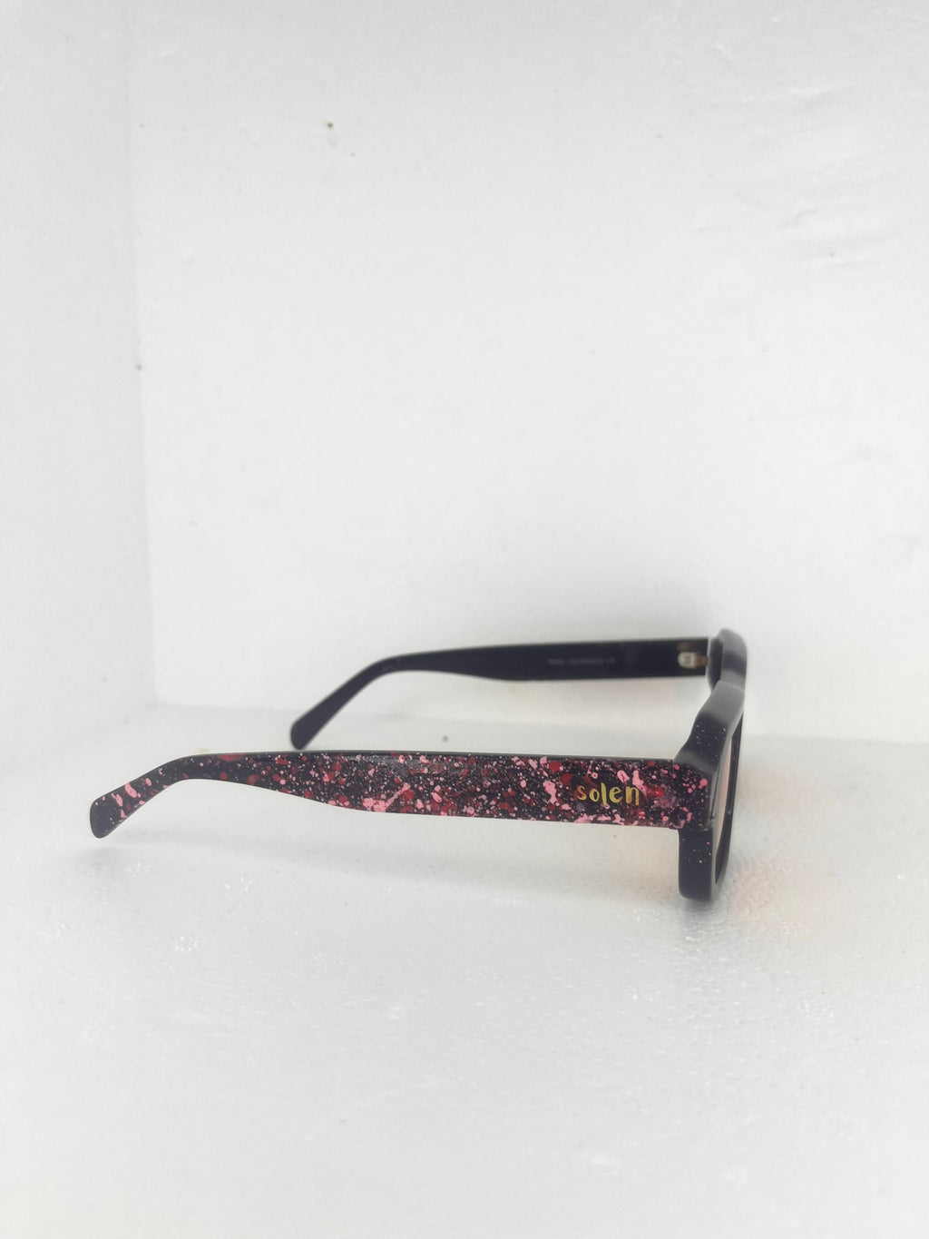Omnia - Pink and red splatter